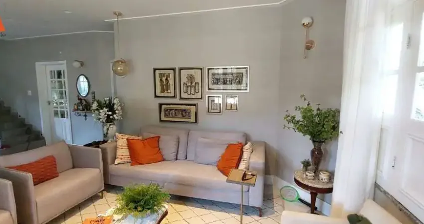-COP 30 - CASA DE 2 PAVIMENTOS COM 4 SUÍTES + GABINETE NO GREENVILLE 1! -ÁREA PRIVATIVA DE 600M². -02 VAGAS DE GARAGEM. -NASCENTE.