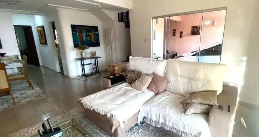 -COP 30 - CASA DE 2 PAVIMENTOS COM 4 SUÍTES NO COMDOMÍNIO CIDADE JARDIM 1! -ÁREA PRIVATIVA DE 170M². -01 VAGAS DE GARAGEM.