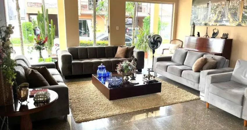 -COP 30 - CASA DE 2 PAVIMENTOS COM 4 QUARTOS SENDO 2 SUÍTES  NO CONDOMÍNIO CIDADE JARDIM 1! -ÁREA TOTAL DE 327M². -02 VAGAS DE GARAGEM. -NASCENTE.