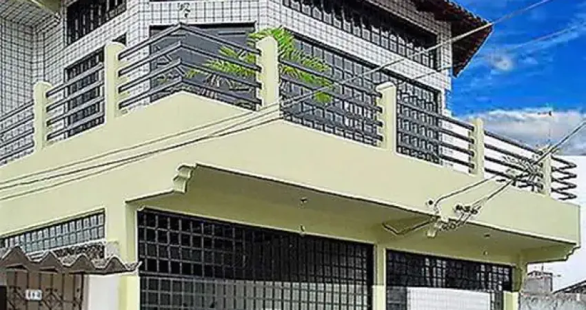 -COP 30 - CASA DE 3 PAVIMENTOS  COM 3 SUÍTES NO PANORAMA  XXI. -02 VAGAS DE GARAGEM. -NASCENTE E POENTE.