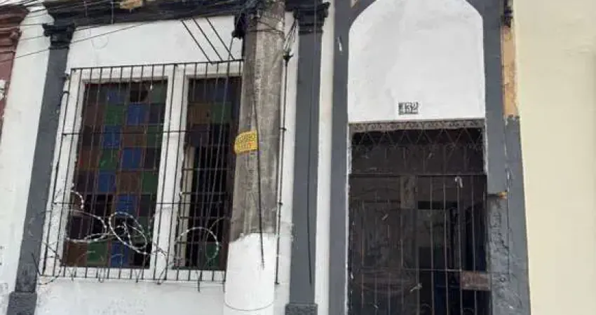 Galpão com edificação na rua 28 de setembro bairro do reduto! Área total de 106,06m².