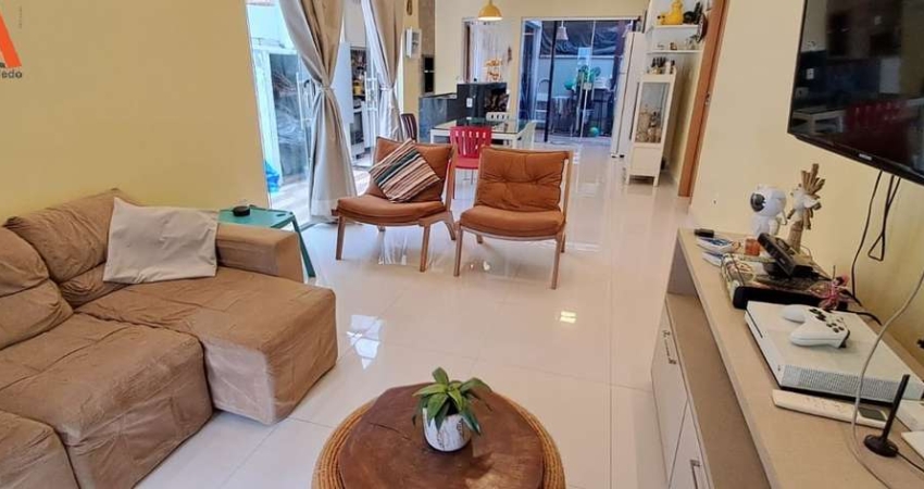 -COP 30 - CASA TÉRREA COM 3 SUÍTES NO RESIDENCIAL ARBRE! -ÁREA PRIVATIVA DE 130M². -02 VAGAS DE GARAGEM. -NASCENTE.