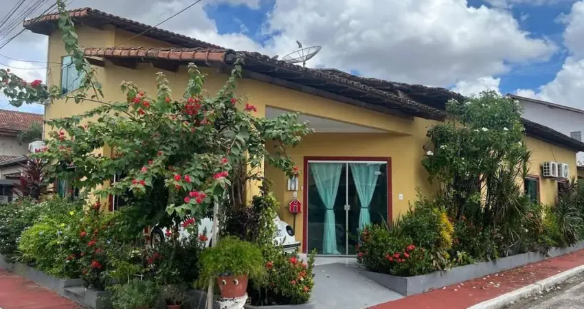 Casa térrea no condomínio alto de pinheiros. área privativa de 220m². 02 vagas de garagem.