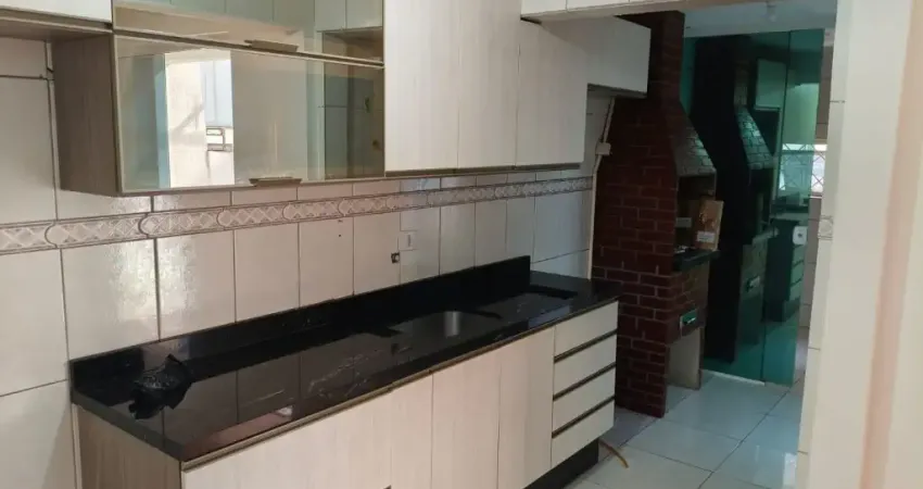 Sobrado em Condomínio -2 Quartos- 1 vaga – Aceita Permuta