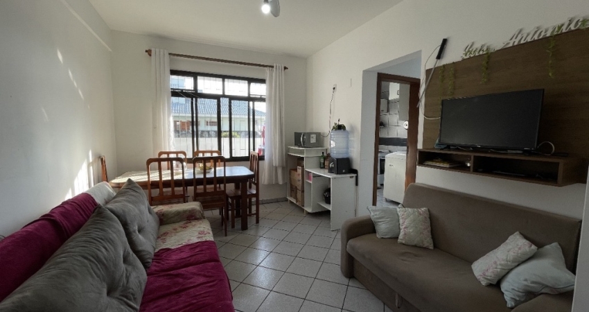 Apartamento 02 quartos 200 metros mar