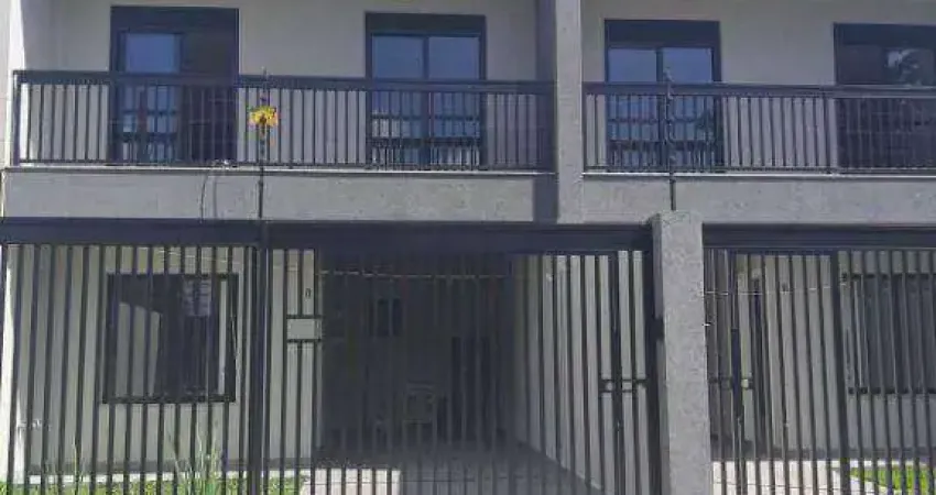 Sobrado Triplex à venda por R$ 815.000 - Boqueirão - Curitiba/PR