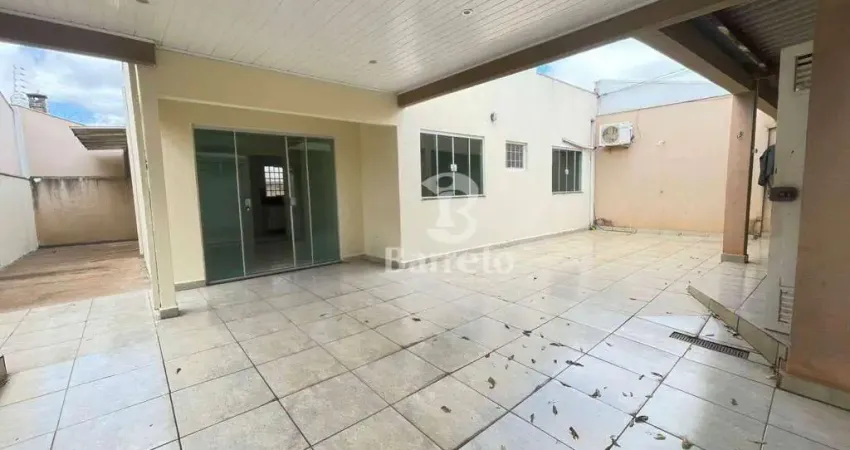 Casa com 3 quartos à venda na Rua Sargento José Beletti, Loteamento Chamonix, Londrina