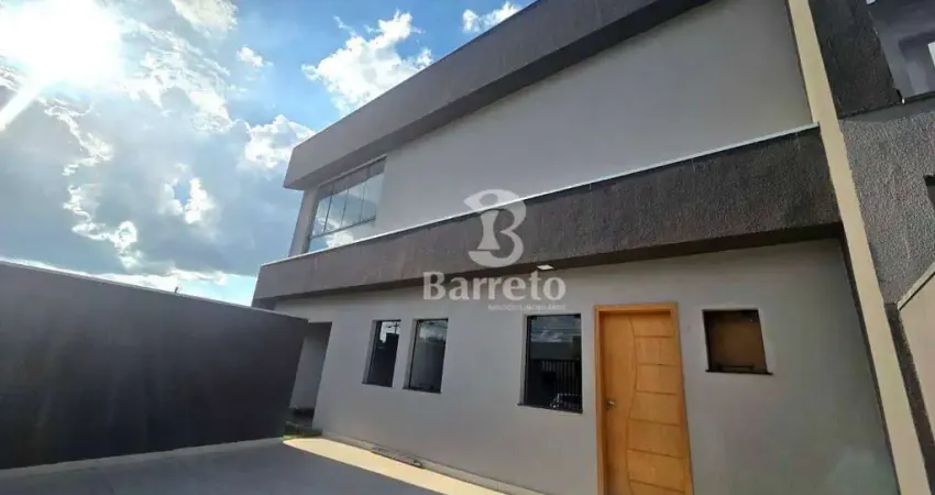 Casa moderna com 2 suítes, sacada e quintal com churrasqueira no Portal de Versalhes!!