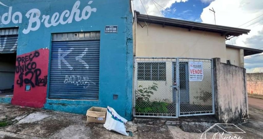CASA DE ESQUINA COM 2 PONTOS COMERCIAIS