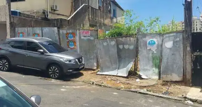 EXCELENTE TERRENO ESCRITURADO EM ÁREA RESIDENCIAL COM 300M² DE FÁCIL ACESSO.