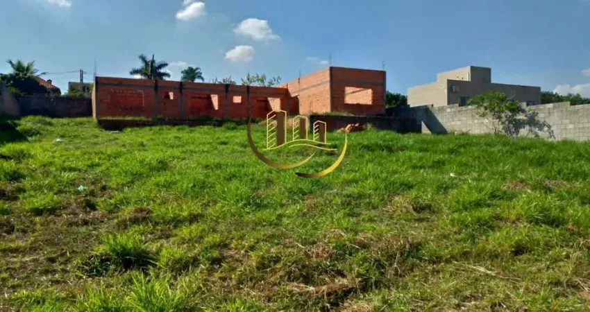 Chácara à venda em Piracicaba-SP, Centro (Tupi): 3 quartos, 1 suíte, 3 salas, 3 banheiros, 10 vagas, 100m² de área.
