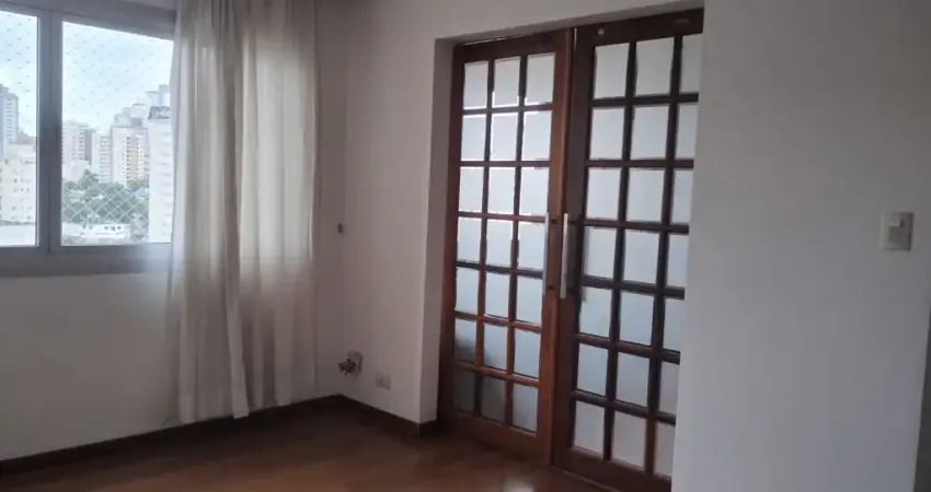 Apartamento reformado com 90 m²