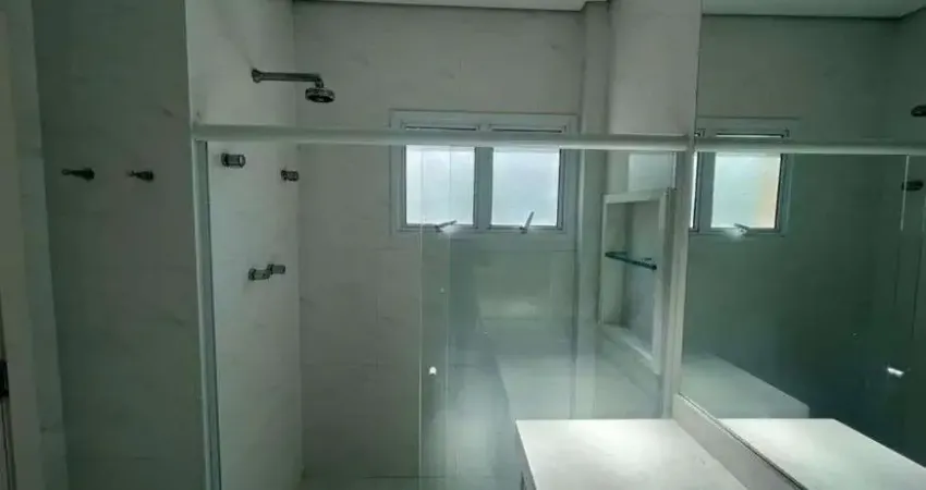 Oportunidade centro de alphaville. 600 metros 4 suítes. piscinas - churrasqueira e elevador.