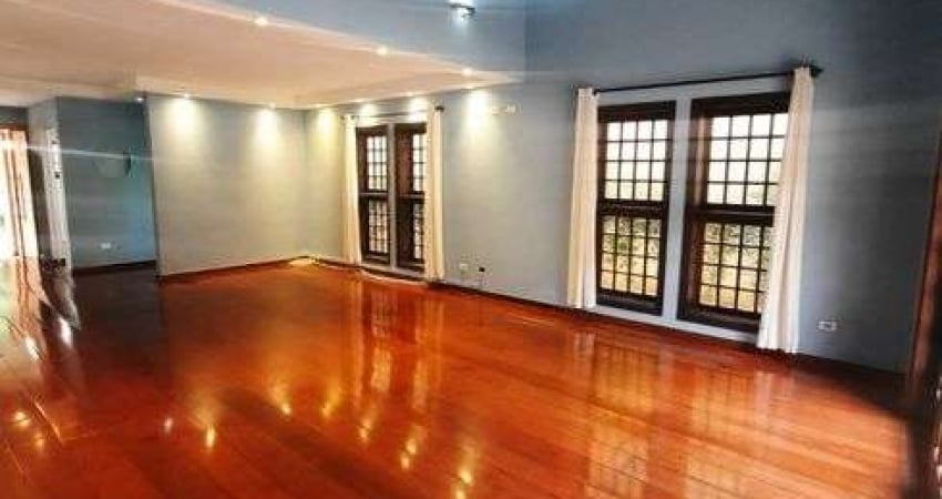 Venda ou locação de casa com 3 suítes bem localizada . Alphaville 4. C / piscina e 4 vagas