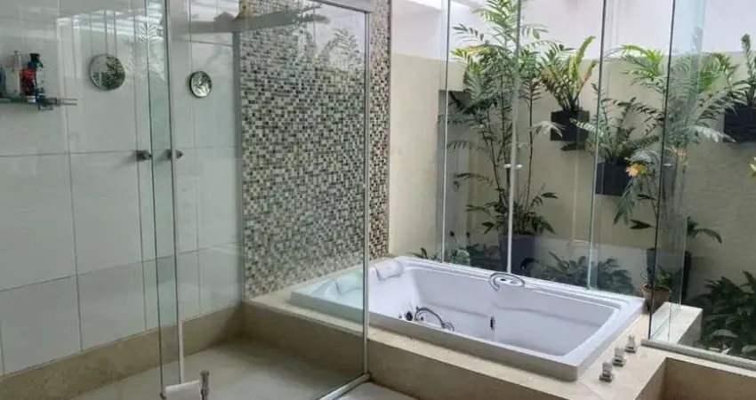 Casa para venda tem 600 metros sendo 5 suites . Inédita.