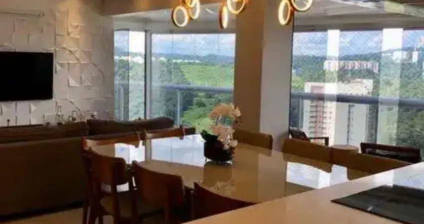 Cobertura para venda possui 230 metros quadrados com 4 quartos sendo 3 suítes. Inédita.