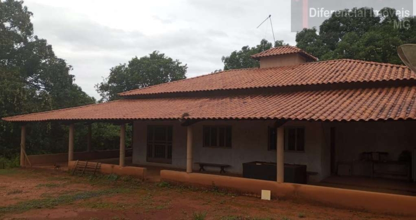 Sítio para Venda em Curvelo, Área Rural, 4 dormitórios, 1 suíte, 3 banheiros, 5 vagas
