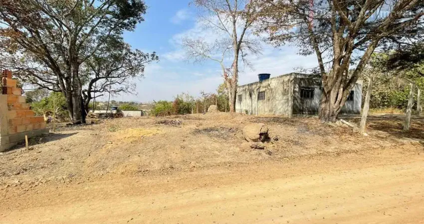Terreno à venda na Pousada do Lago, Esmeraldas