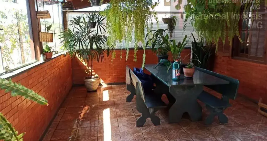 Casa para Venda em Contagem, Icaivera, 5 dormitórios, 4 banheiros, 2 vagas