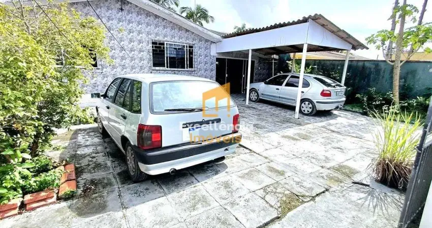 Casa a venda no balneário Perequê