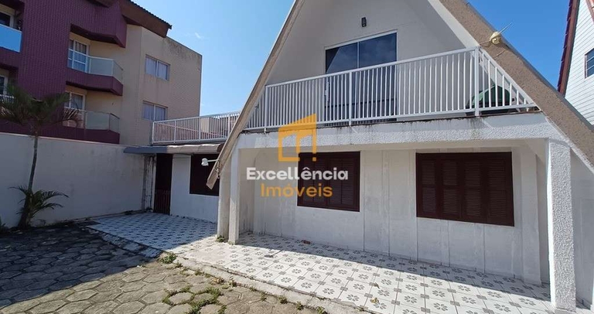 Casa em condomínio na faixa do mar