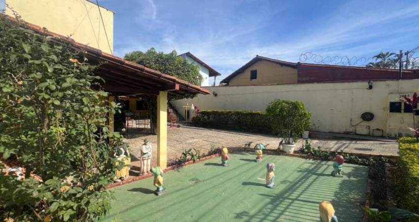 Casa com 6 quartos à venda na Rua Humberto de Campos, Jardim Leblon, Belo Horizonte