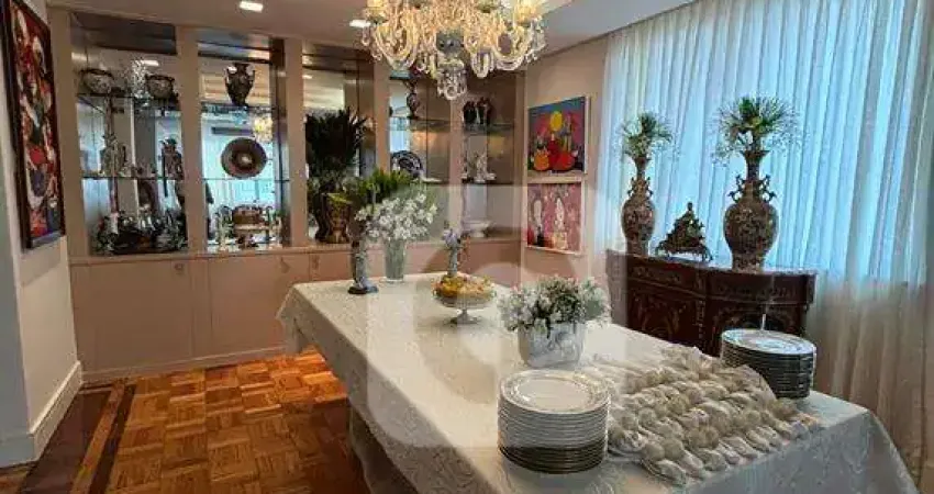 Apartamento reformado 3 quartos em Copacabana