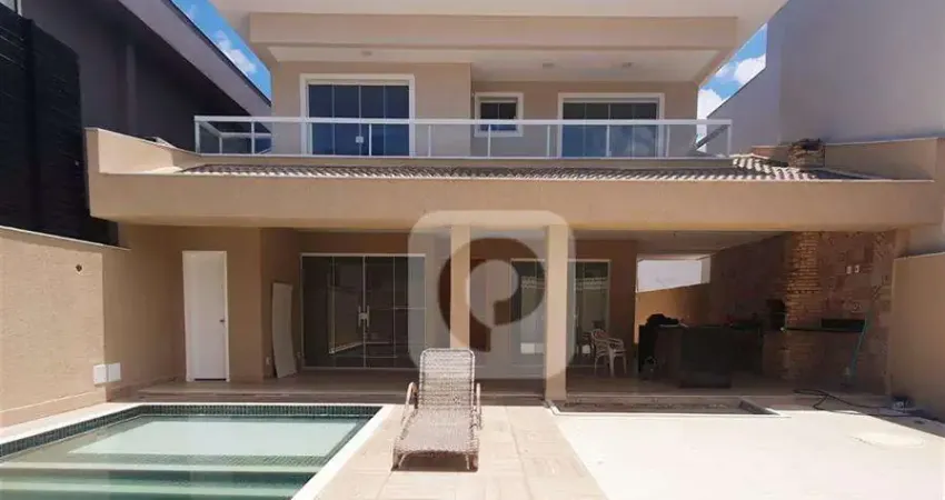 Casa triplex com 4 suítes, 320m2, em condomínio fechado, no recreio dos bandeirantes.