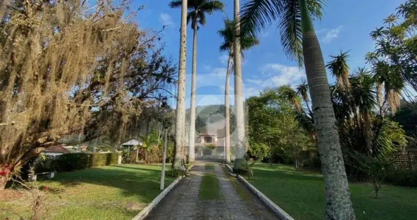 Chácara / sítio com 4 quartos à venda na Estrada União e Indústria, Itaipava, Petrópolis