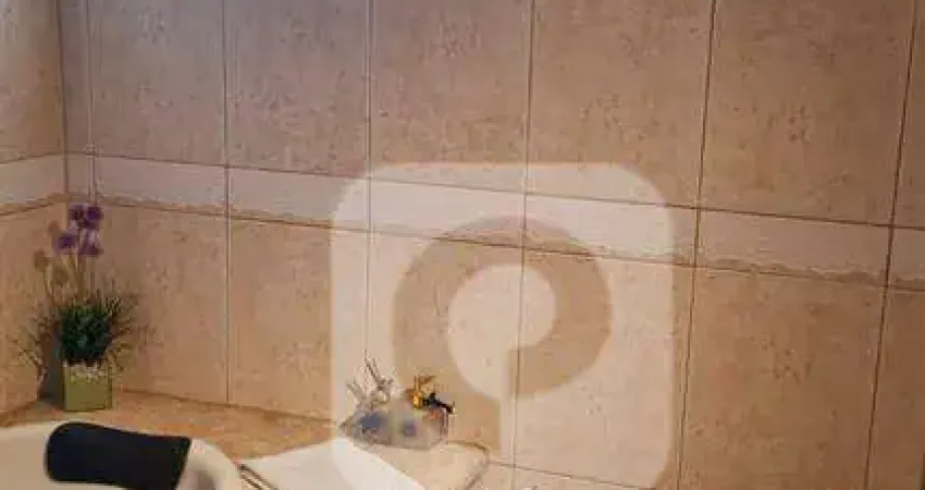 Casa 2 quartos 2 vagas cobertas à venda