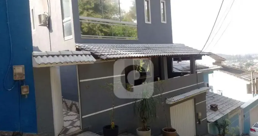 Casa de condomínio à venda com 3 quartos 2 suítes 220 m² por r$ 540.000