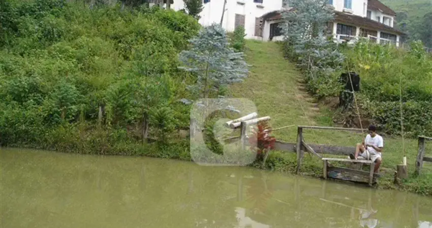 Sítio em miguel pereira, vizinho ao vale as videiras, município de petrópolis, com 276.124m²