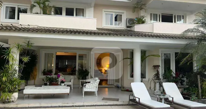 Casa condominio 536 m² triplex 4 suites piscina churrasqueira 2 vagas - placa solar