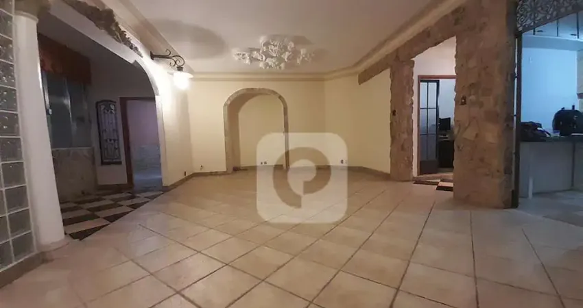Próximo de tudo ! espaçoso apartamento 4 qtºs (2suítes). direito ao uso da laje superior.