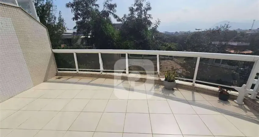 Belíssima cobertura linear, na segunda quadra da praia - gleba a