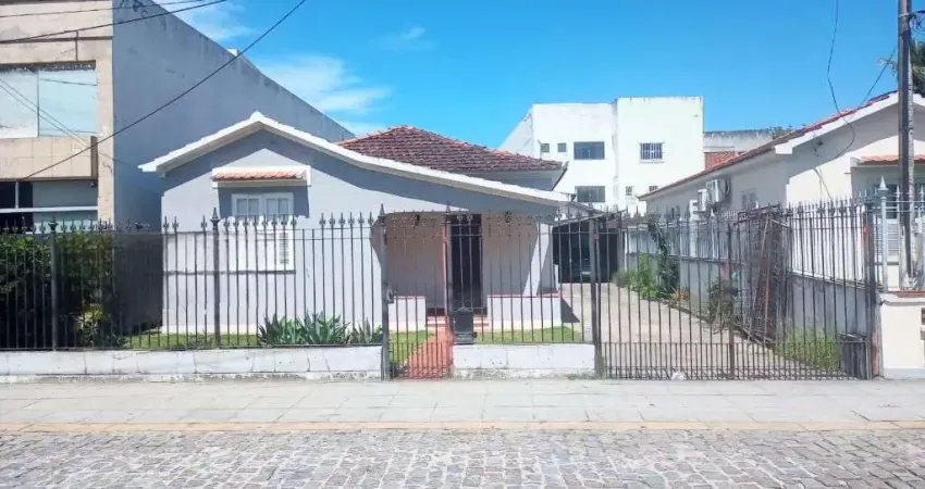 Casa, 120 m² - venda por R$ 4.500.000,00 ou aluguel por R$ 10.000,00/mês - Centro - Araruama/RJ