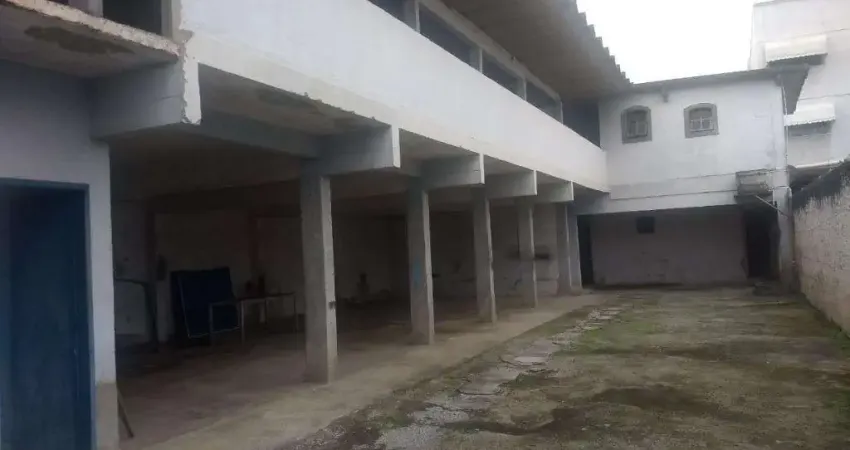 Galpão para alugar, 280 m² por R$ 3.000,00/mês - Vila Capri - Araruama/RJ