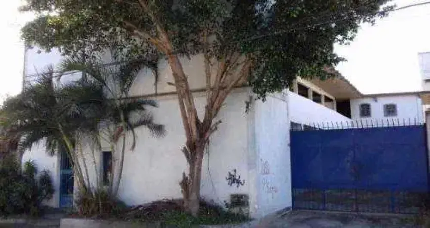Galpão para alugar, 350 m² por R$ 7.000,00/mês - Vila Capri - Araruama/RJ