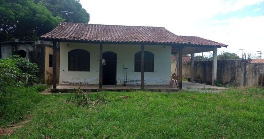 Casa com 2 dormitórios à venda, 140 m² por R$ 120.000,00 - Itatiquara - Araruama/RJ