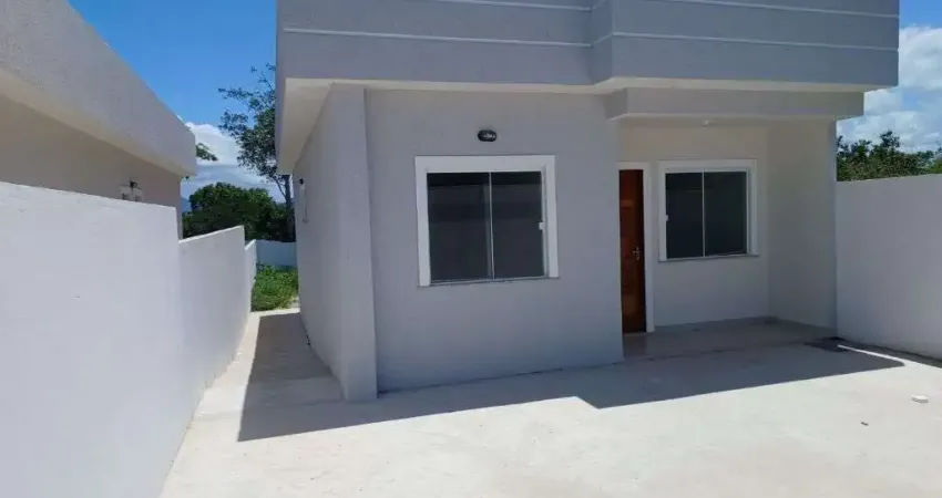 Casa com 2 dormitórios à venda, 75 m² por R$ 239.000,00 - Vila Canaa - Araruama/RJ