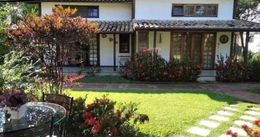 Casa com 3 dormitórios à venda, 200 m² por R$ 900.000,00 - Ponta de Manguinhos - Armação dos Búzios/RJ