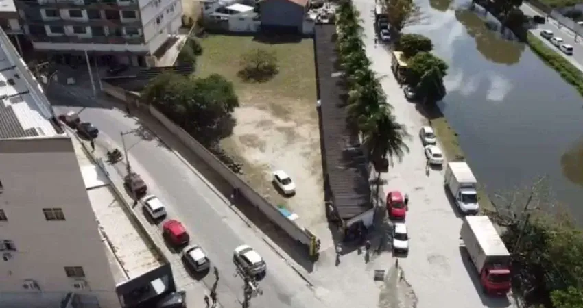 Terreno à venda, 3000 m² por R$ 4.000.000,00 - Centro - Araruama/RJ