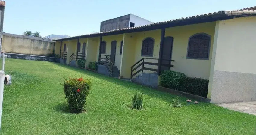 3 casas, cada uma com 1 dormitório, à venda, 150 m² por R$ 750.000 - Bananeiras - Araruama/RJ