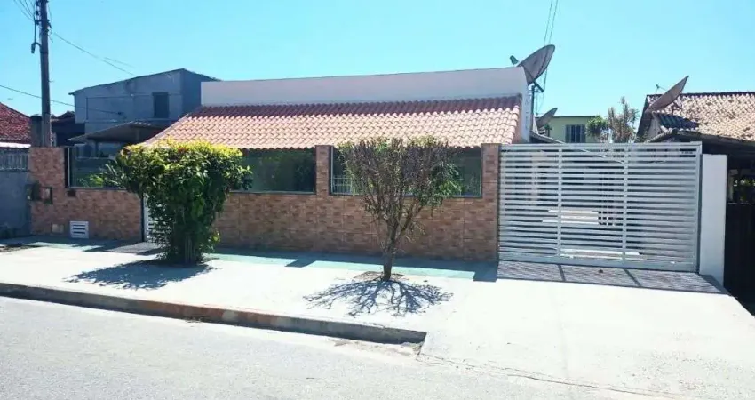 Casa com 4 dormitórios à venda, 120 m² por R$ 490.000,00 - Parque Hotel - Araruama/RJ