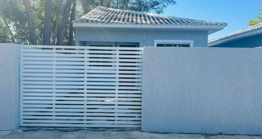 Casa com 2 dormitórios à venda, 69 m² por R$ 290.000,00 - Bananeiras - Araruama/RJ