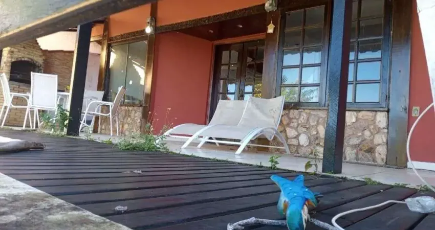 Casa em Condomínio - 3 quartos - Guriri- Cabo Frio/RJ