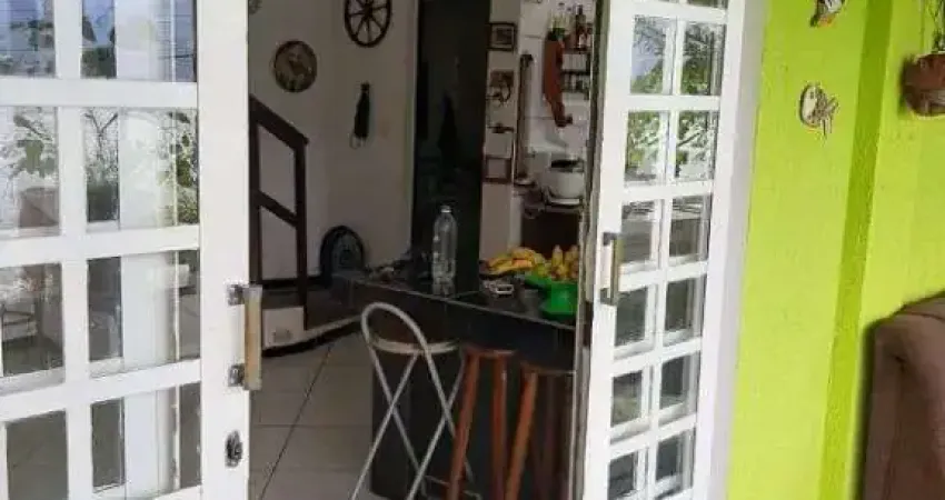 Sobrado com 4 dormitórios à venda, 250 m² por R$ 350.000,00 - Praia do Saco - Mangaratiba/RJ
