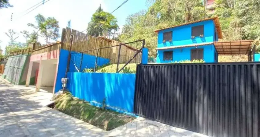 Casa com 2 dormitórios à venda, 100 m² por R$ 520.000 - Cuiabá - Petrópolis/RJ