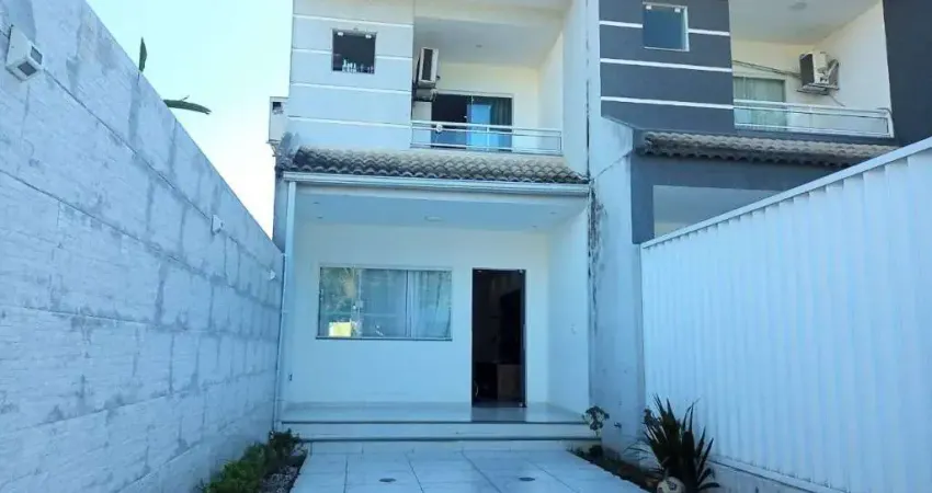 Casa com 2 dormitórios à venda, 140 m² por R$ 500.000,00 - Vila Capri - Araruama/RJ