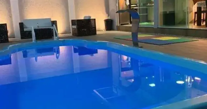 Casa com 2 dormitórios à venda, 150 m² por R$ 700.000,00 - Fazendinha - Araruama/RJ